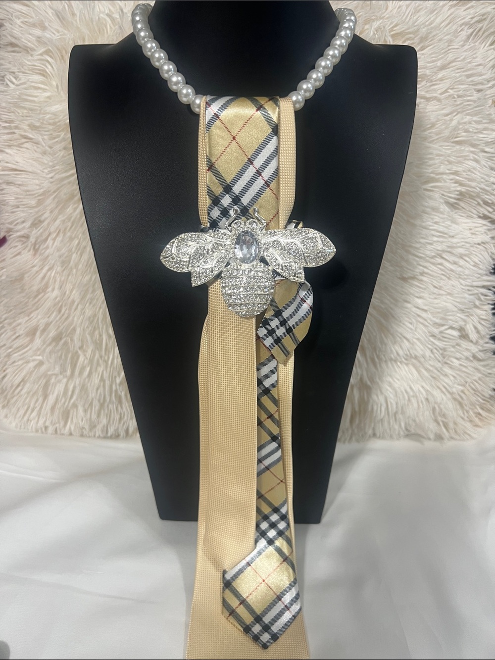 Pearl Collar  Tie Necklace with Beige Plaid Ribbon and Bee Brooch